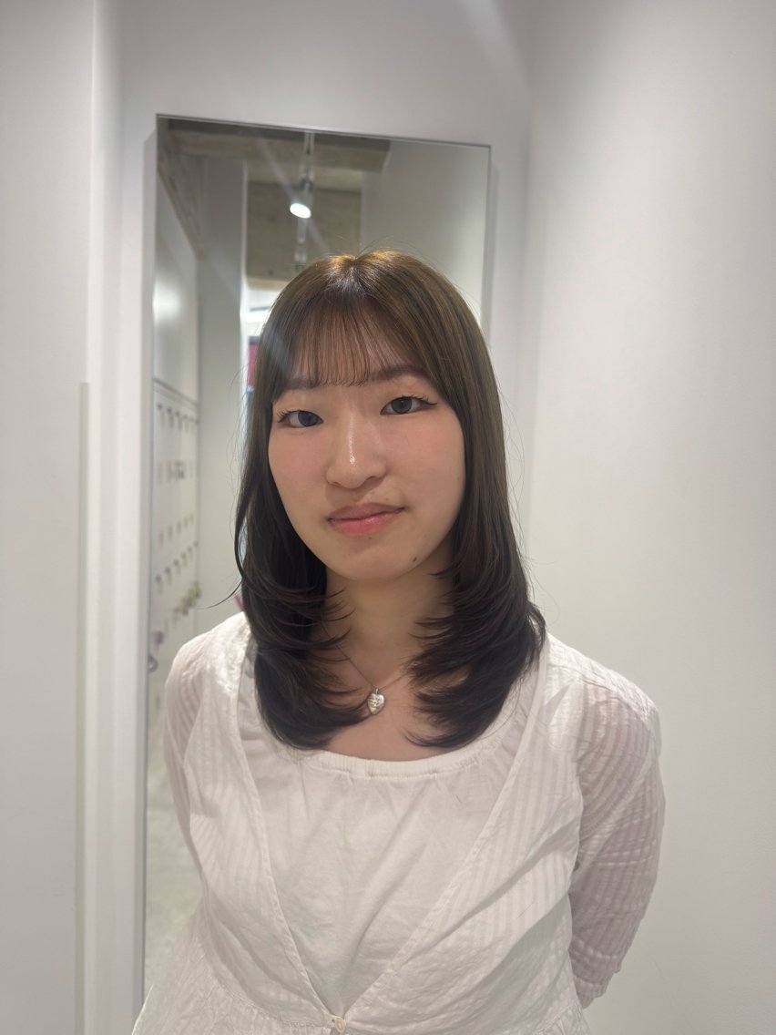 レイヤーカット+透明感カラー+無料高保湿トリートメントの写真