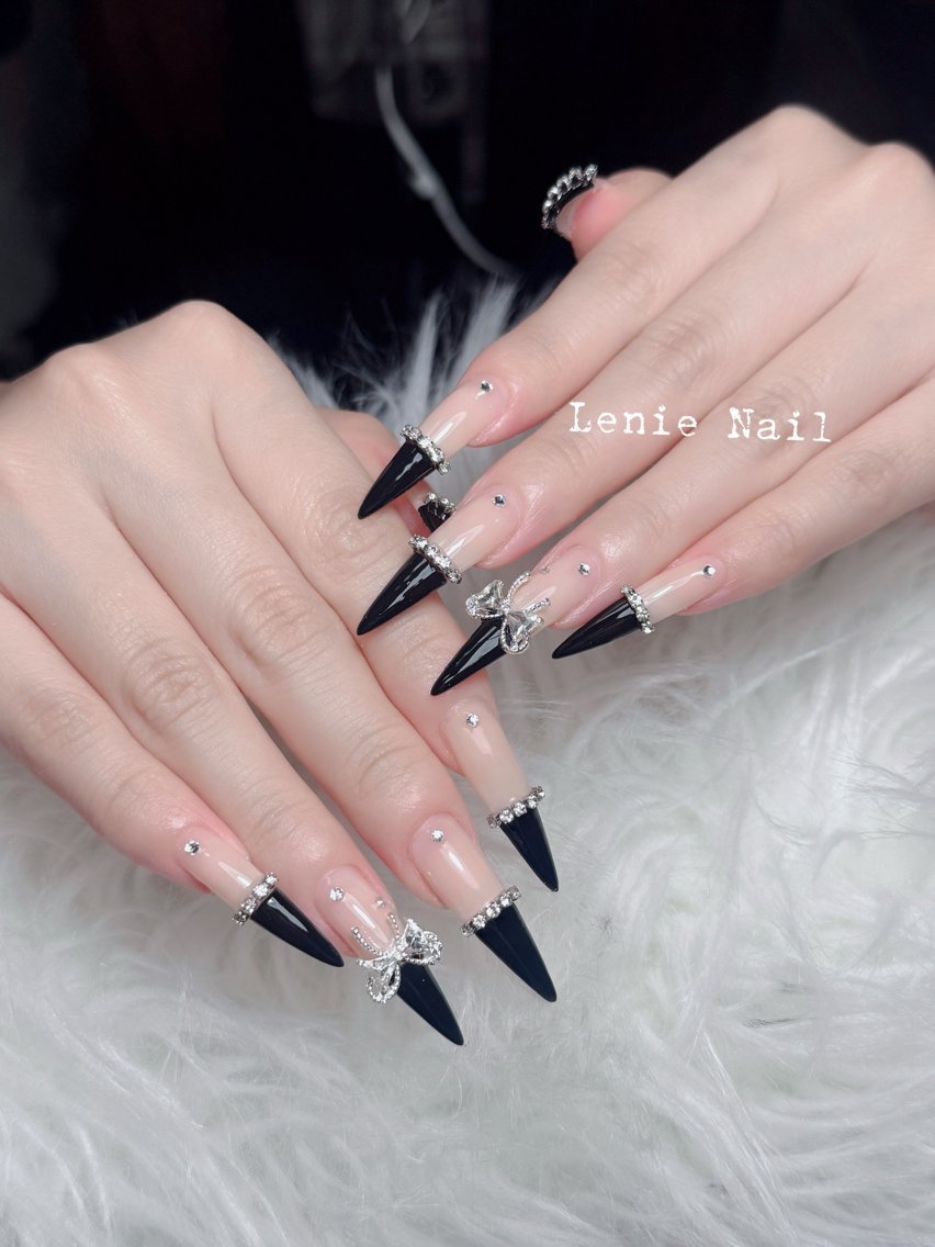 ネイル チークネイル 長さ出し フラッシュネイル フレンチネイル グラデーション ハンドネイル Lenie Nail Salonのネイルデザイン