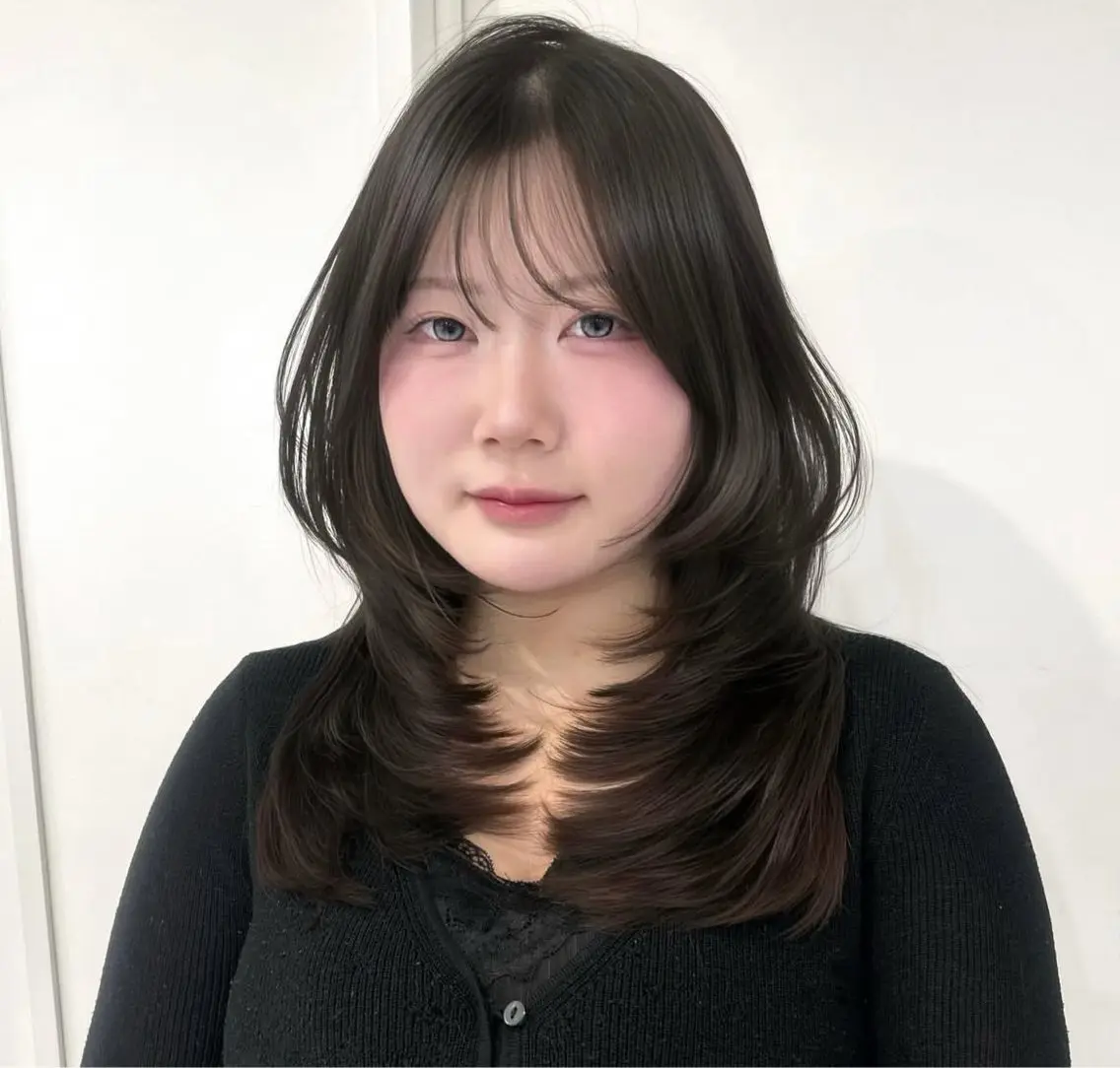 ロング 顔周りカット レイヤーカット 小顔カット カット トリートメント yuuka 🖤韓国ヘア🖤のヘアスタイル