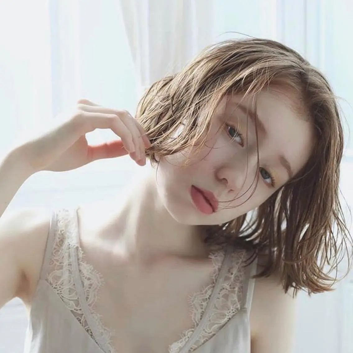 セミロング カラー パーマ ヘアアレンジ アッシュ ベージュカラー デザインカラー イヤリングカラー グラデーションカラー 髪質改善🫧ベージュ 椙山 響のヘアスタイル