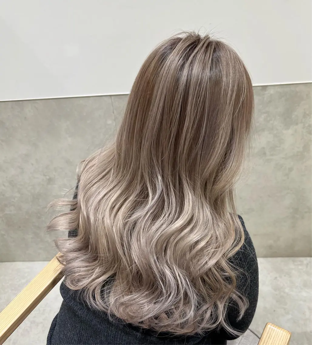 セミロング カラー カット ヘアカラー ブリーチ 透明感HIDEのヘアスタイル