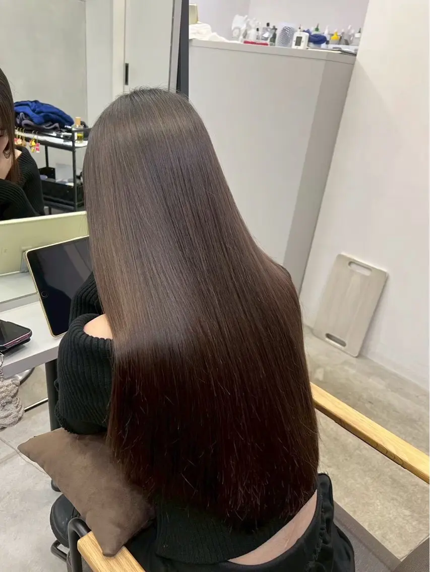 ロング 縮毛矯正 トリートメント 韓国×艶ハイトーンが かわいい✨️リオ🍒のヘアスタイル