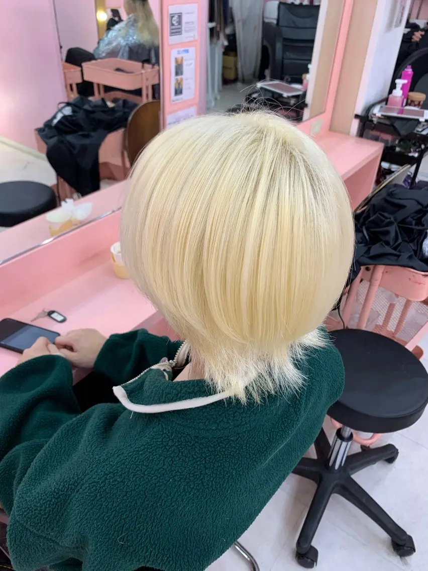 ショート カラー メンズ ヘアカラー トリートメント 甘ふわgirly🎀 ハイトーン🤍Ramのヘアスタイル