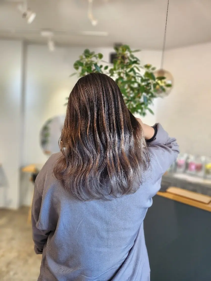 ロング カラー バレイヤージュ レイヤーカット 金田 拓也のヘアスタイル