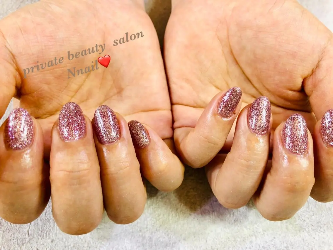 ネイル ジェルネイル キラキラネイル ハンドネイル 🌿Nnail🌿 プライベートサロンのネイルデザイン