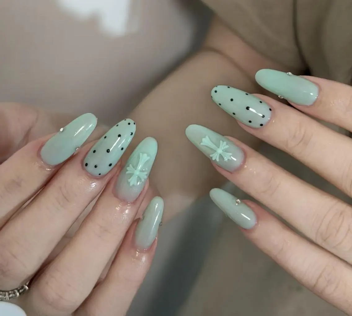 ネイル ハンドネイル 🎀 Ayaka_nailのネイルデザイン