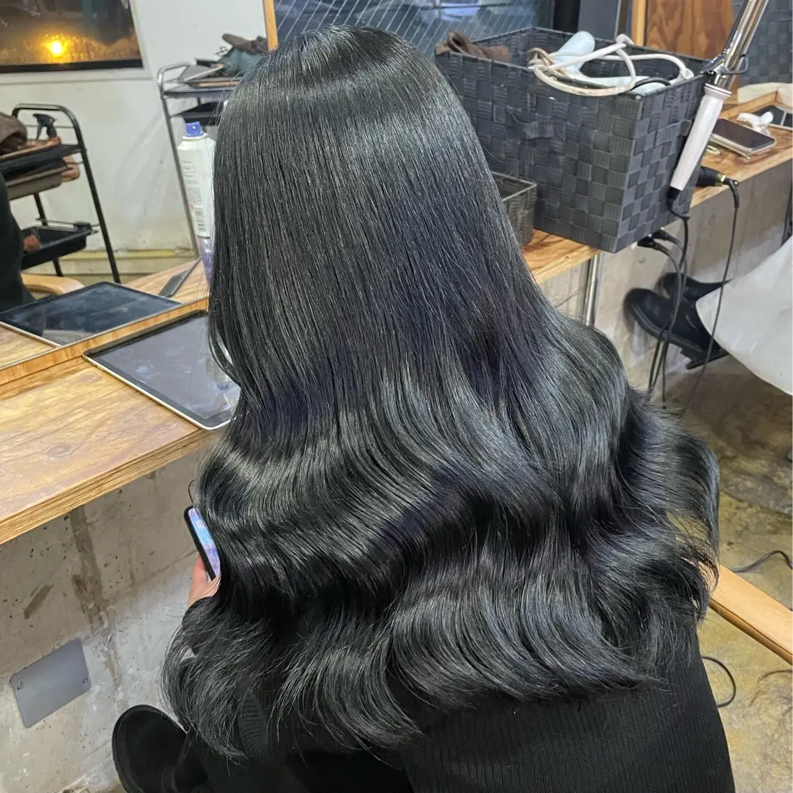 ロング カラー 黒髪 ブリーチ ブルーカラー ブルーブラック ブリーチなしカラー ふかたさや🌟 艶感カラー🌟のヘアスタイル