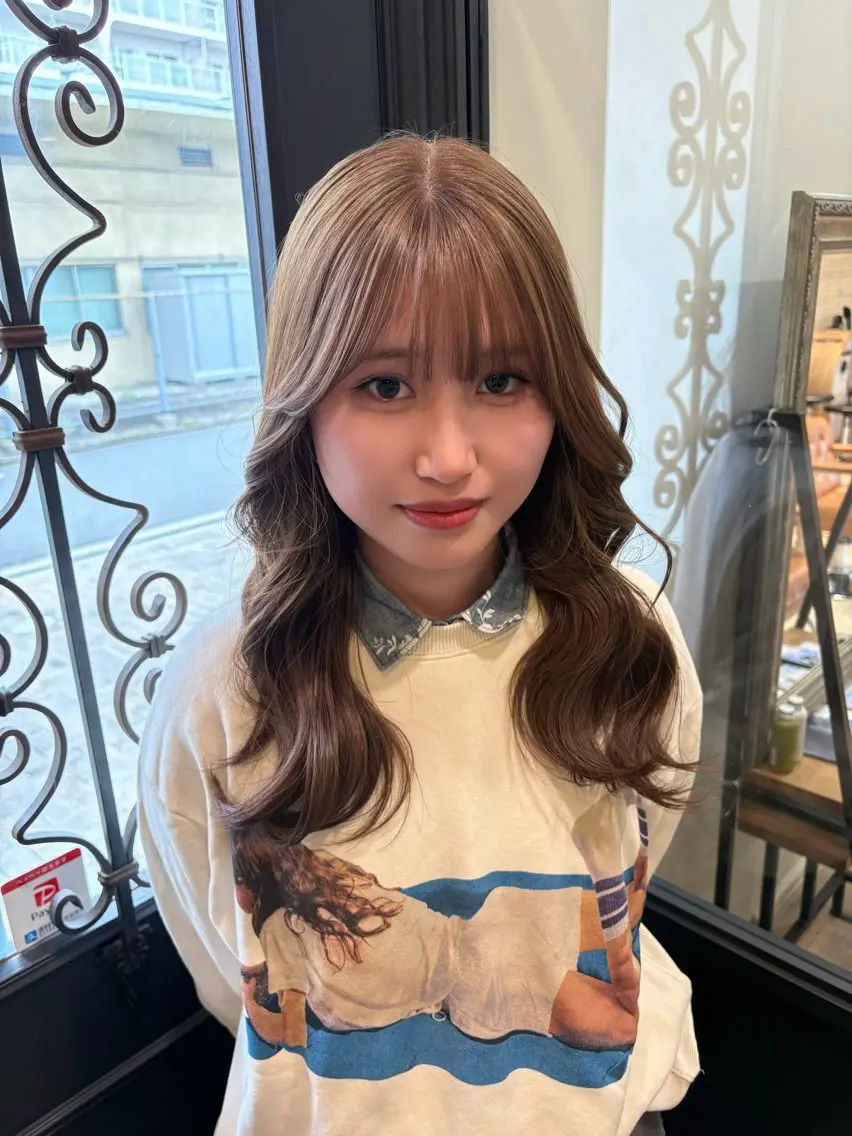 セミロング カラー ヘアカラー しおり🍬 KOKORO🤍のヘアスタイル