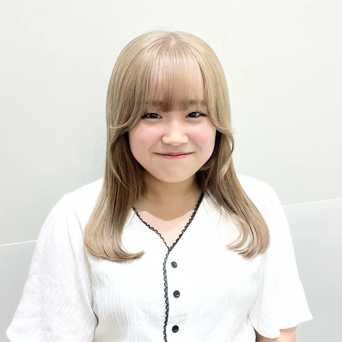 ミディアム カラー 🩵ブリーチカラー MIORI🩵のヘアスタイル