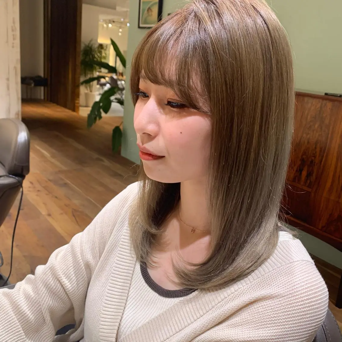 セミロング カラー ベージュカラー オリーブベージュ 【ロングウルフカット 姫カット】伊藤裕哉のヘアスタイル