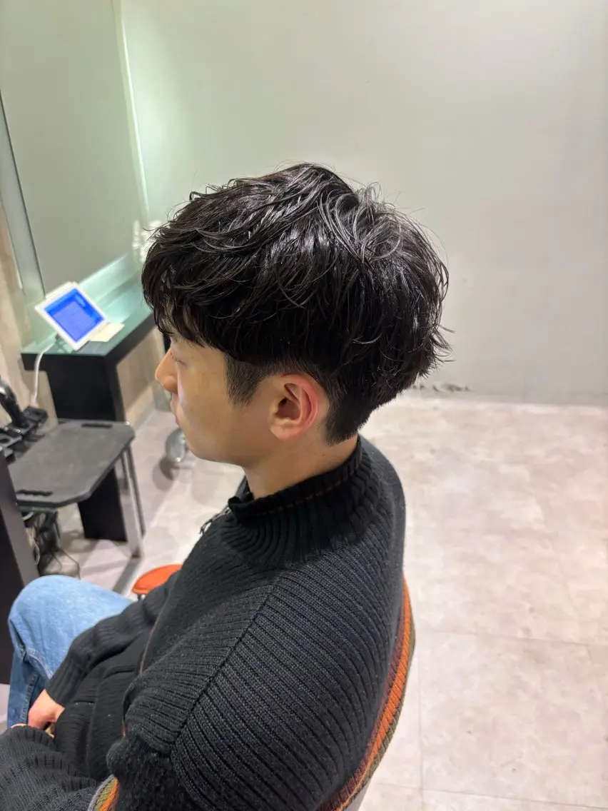 ショート パーマ メンズ フェザーパーマ メンズパーマ メンズ特化／韓国風 /江戸谷大晴のヘアスタイル