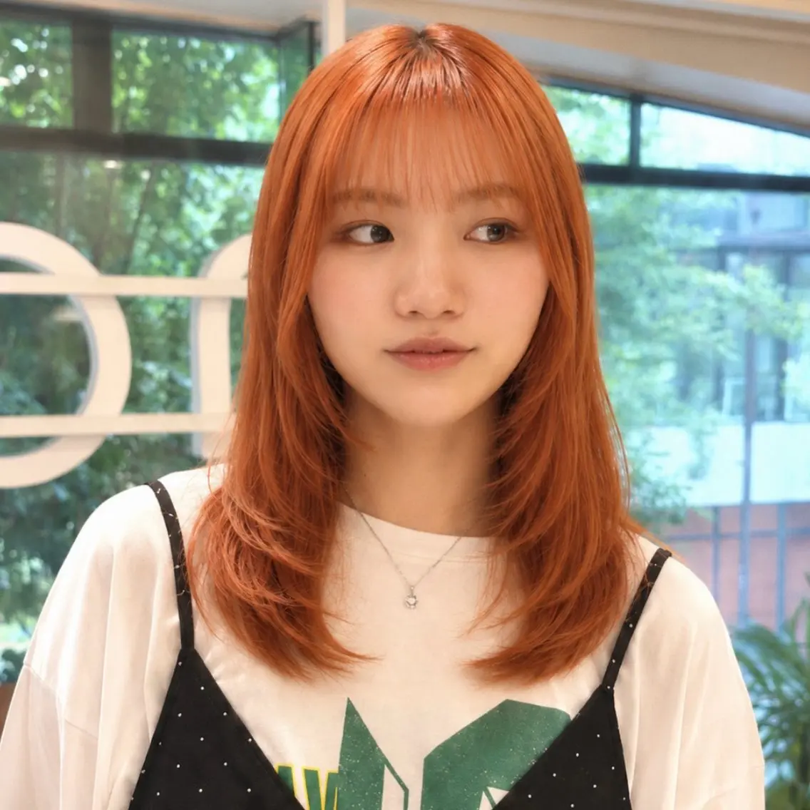 ミディアム カラー ミディアムレイヤー ベージュカラー ブリーチ ブラウンカラー ケアブリーチ ヘアカラー 暖色カラー/パラッと Bob/モエのヘアスタイル