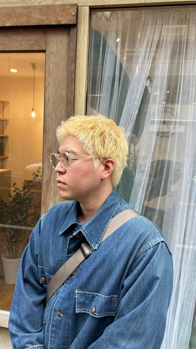 ショート カラー メンズ メンズブリーチ スパイキーショート ブリーチ 抜きっぱなしブロンド ショートヘア カット トミモト アユムのヘアスタイル