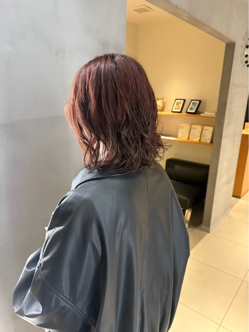 ミディアム パーマ 【本陣】カット モデル/朝岡 慧のヘアスタイル