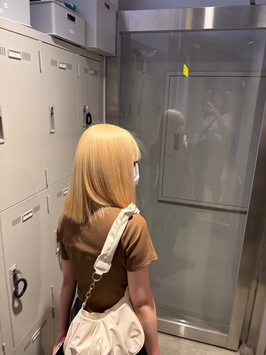 カラー ヘアカラー 透明感ベージュ🤎 ナチュラルレイヤーのヘアスタイル