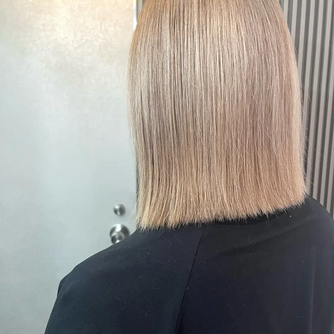 ミディアム カラー ベージュカラー ブリーチ 𝑺𝒂𝒌𝒊 🩶マンツーマン施術のヘアスタイル