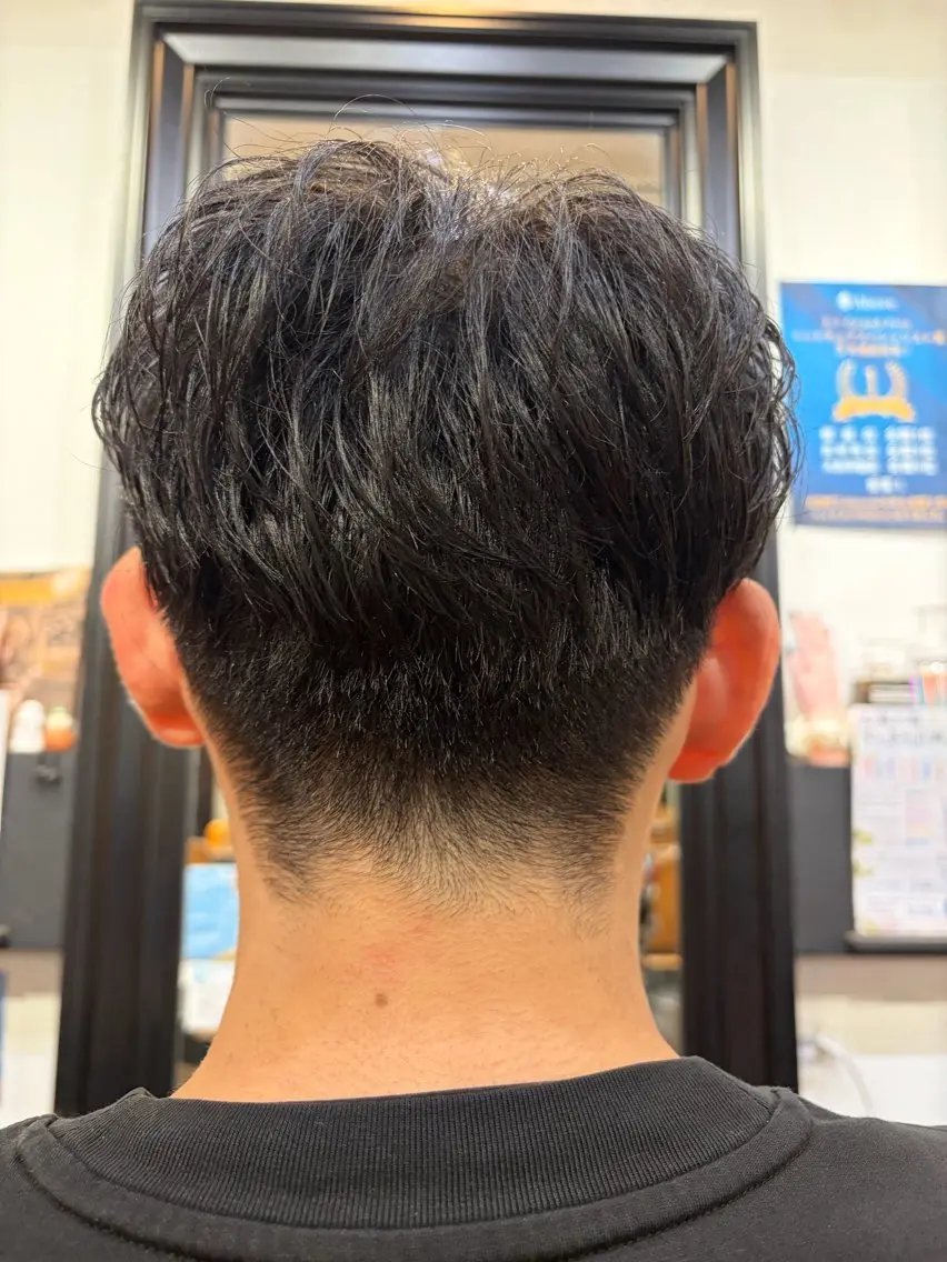 メンズ センターパート マッシュ メンズウルフカット ウルフカット 田邉 莉陸のヘアスタイル