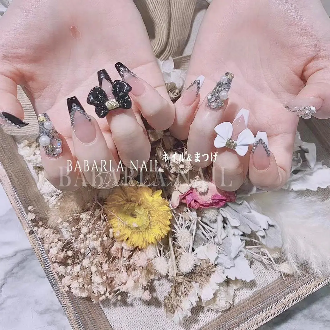ネイル リボン ホワイト Babarla nailのネイルデザイン
