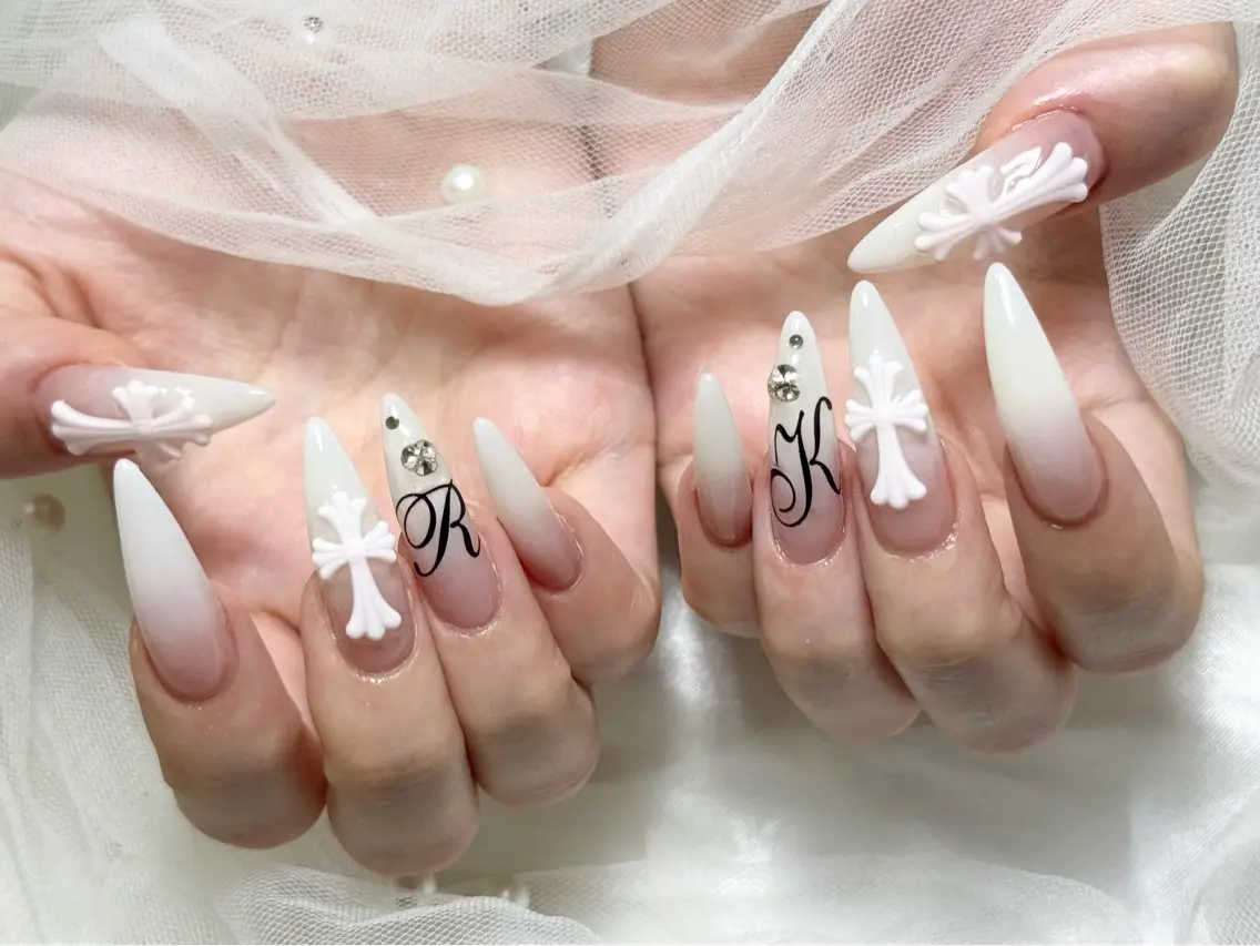 ネイル ハンドネイル Roi〈ロワ〉 Minakoのネイルデザイン