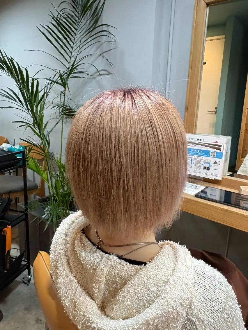 髪染めたいけどダメージ気になる方必見👀【染める前よりも艶髪へ✨️】カラー+トリートメント💛15400円→6600円の写真