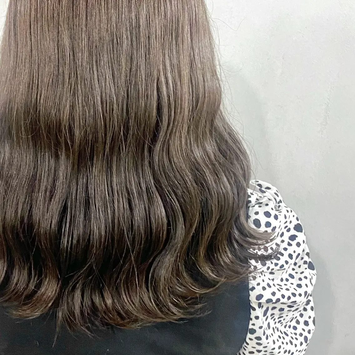 セミロング カラー ヘアアレンジ アッシュ アッシュブラウン ブラウンカラー カット ヘアカラー #tag 佐藤璃美のヘアスタイル