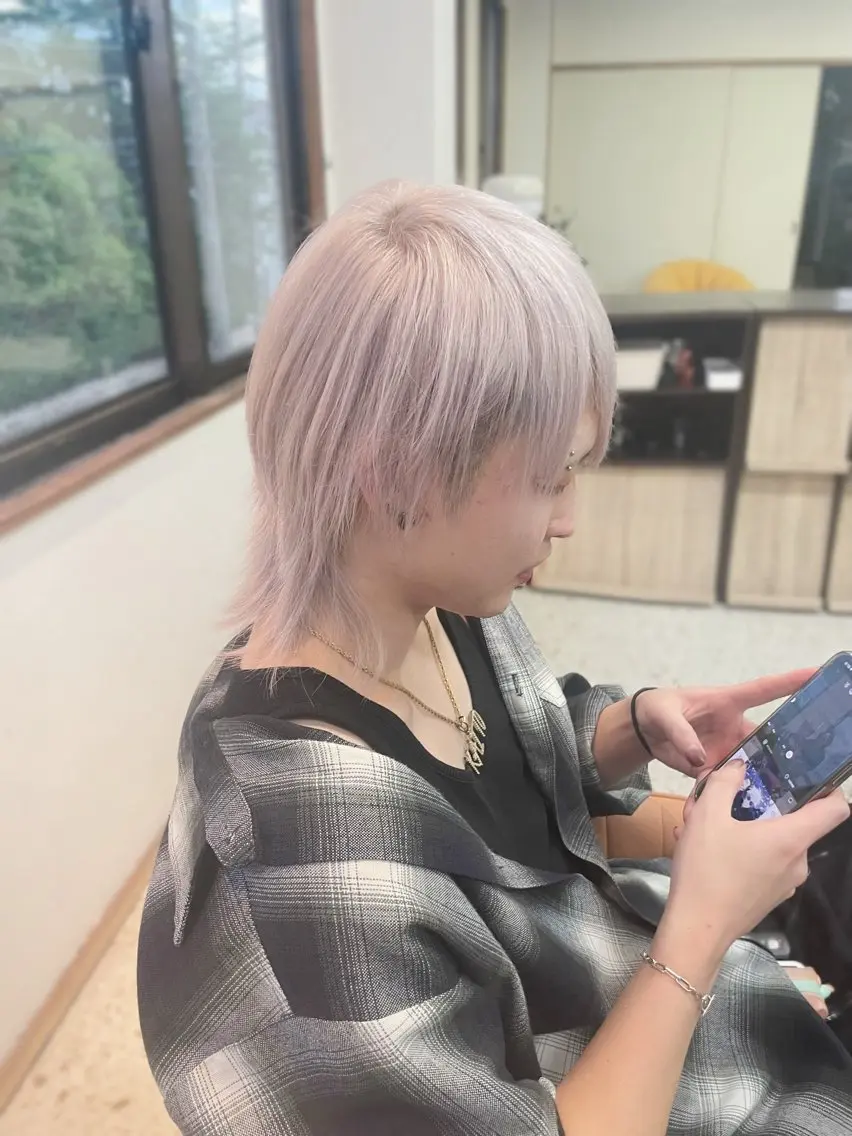メンズ ヘアカラー ))ブリーチ特化(( 渡邉 怜のヘアスタイル