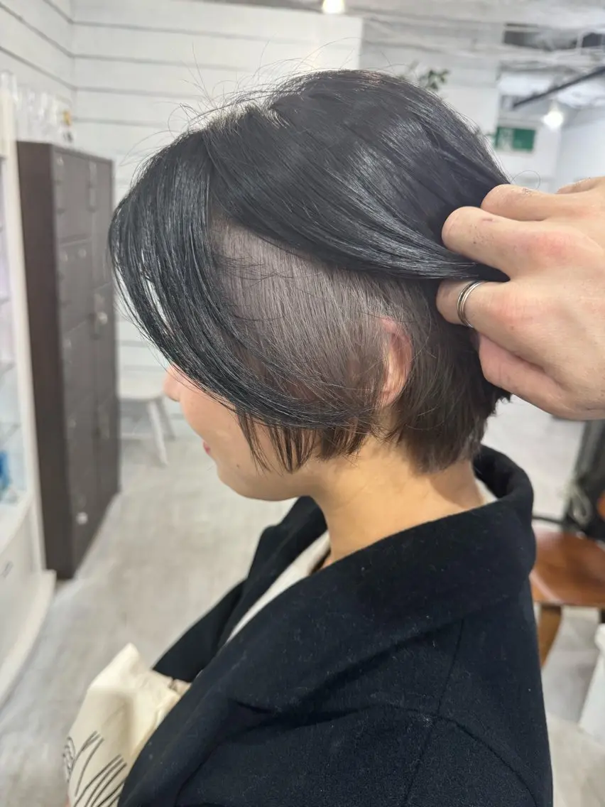 ショート カラー バレイヤージュ ミストバング ベージュカラー ブリーチ 抜きっぱなしブロンド 札幌ブリーチカラー/ ダブルカラー/ドイのヘアスタイル