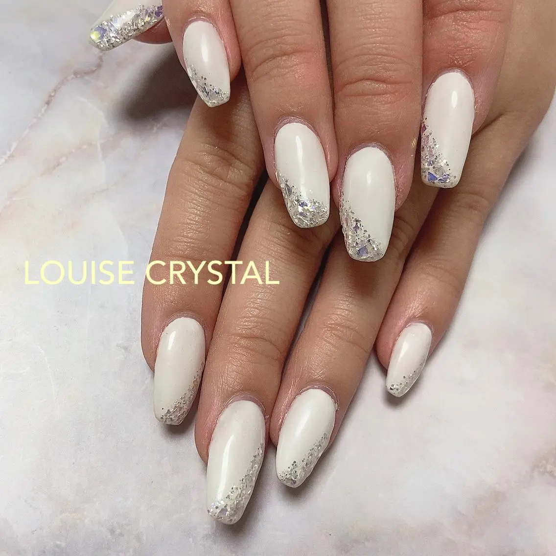 ネイル フレンチネイル ガラスフレンチ ホワイト ハンドネイル LOUISE CRYSTALのネイルデザイン