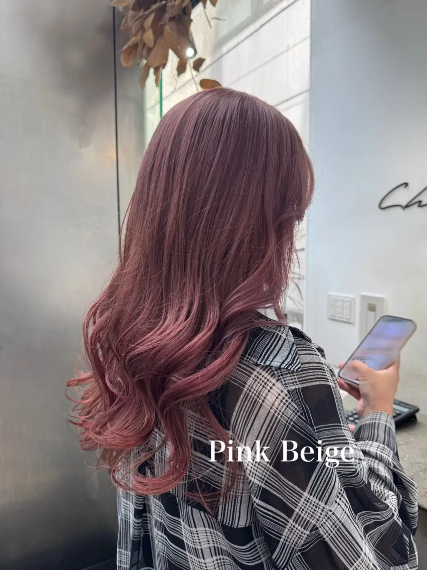 ロング カラー ベージュカラー ブリーチ ピンクカラー ピンクベージュ mao/天神ブリーチ ハイトーンカラーのヘアスタイル