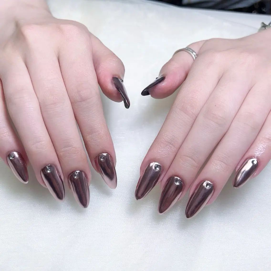 メンズ ネイル ミラーネイル Nail salon 木にいるのネイルデザイン