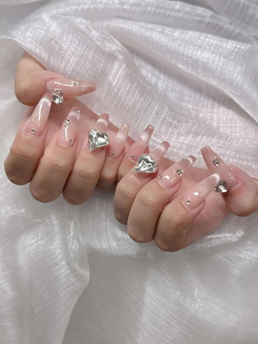 ネイル 長さ出し グラデーション 卒業式 キラキラネイル マグネットネイル ハンドネイル Lee Nailsのネイルデザイン