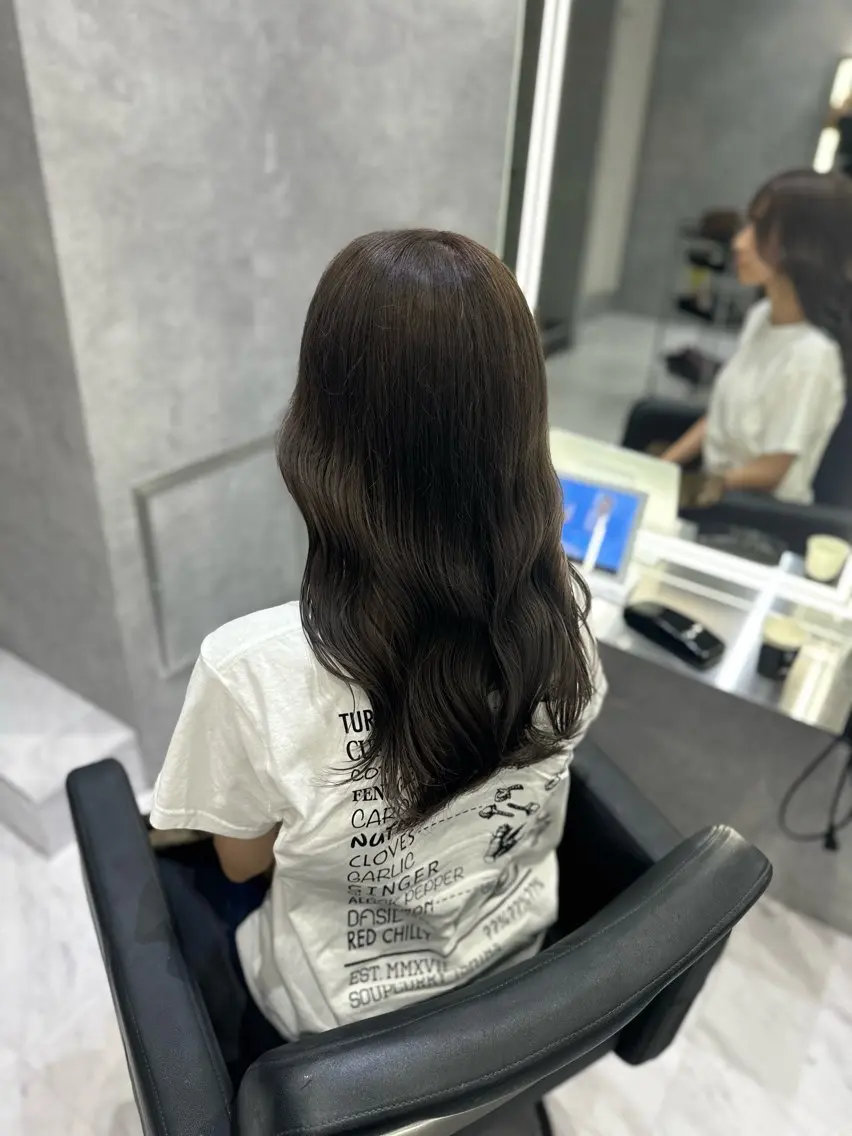 セミロング カラー グレージュ 中村 さきのヘアスタイル