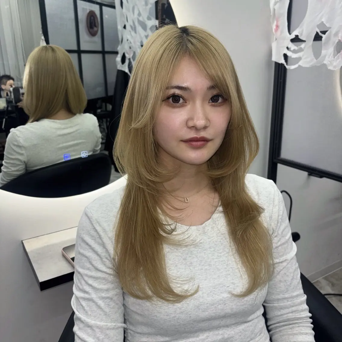 ロング カット Ren. 🦋デザインカラーのヘアスタイル