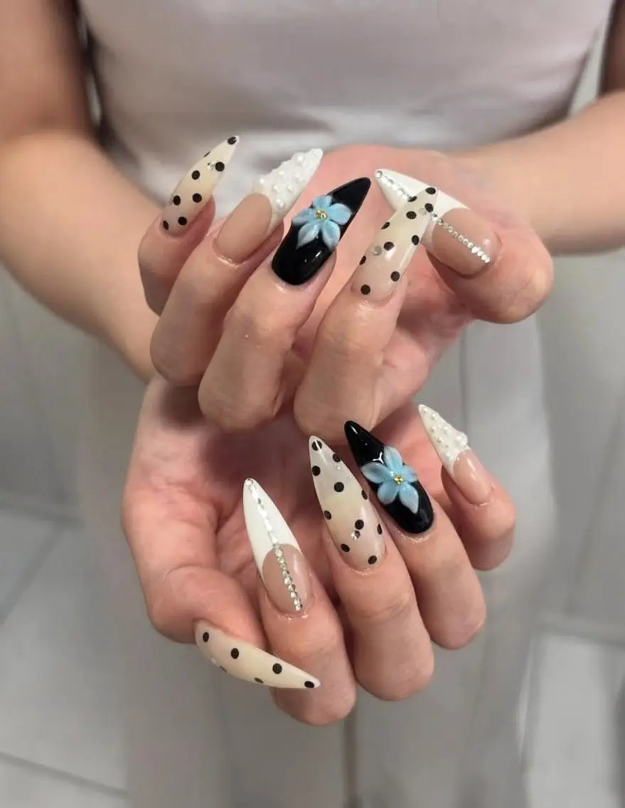ネイル フレンチネイル キラキラネイル 韓国ネイル シンプルネイル ワンホンネイル ハンドネイル MEI Nailのネイルデザイン