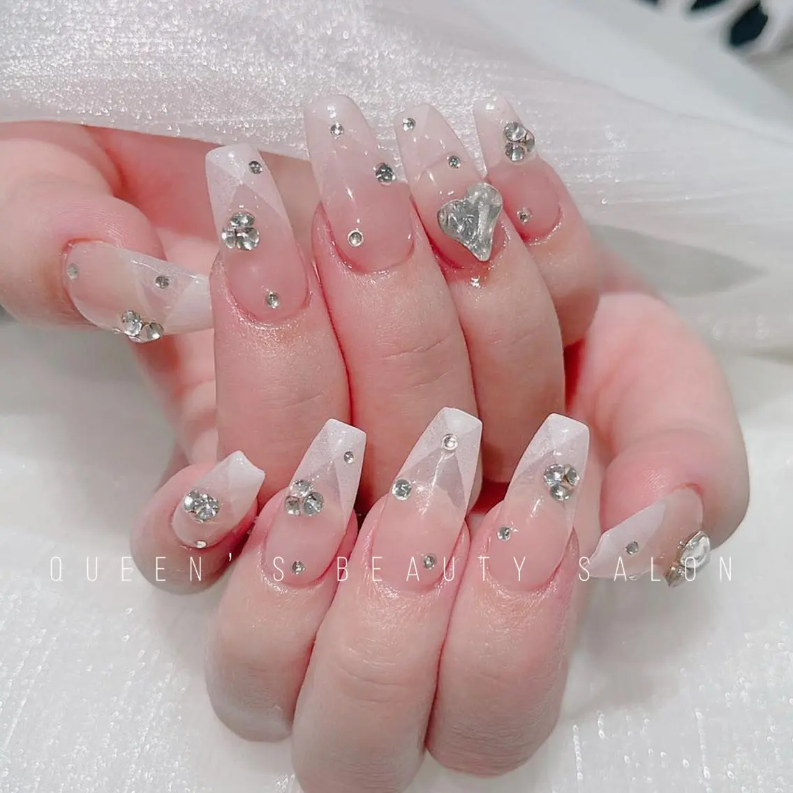 ネイル ハンドネイル Queens マオのネイルデザイン