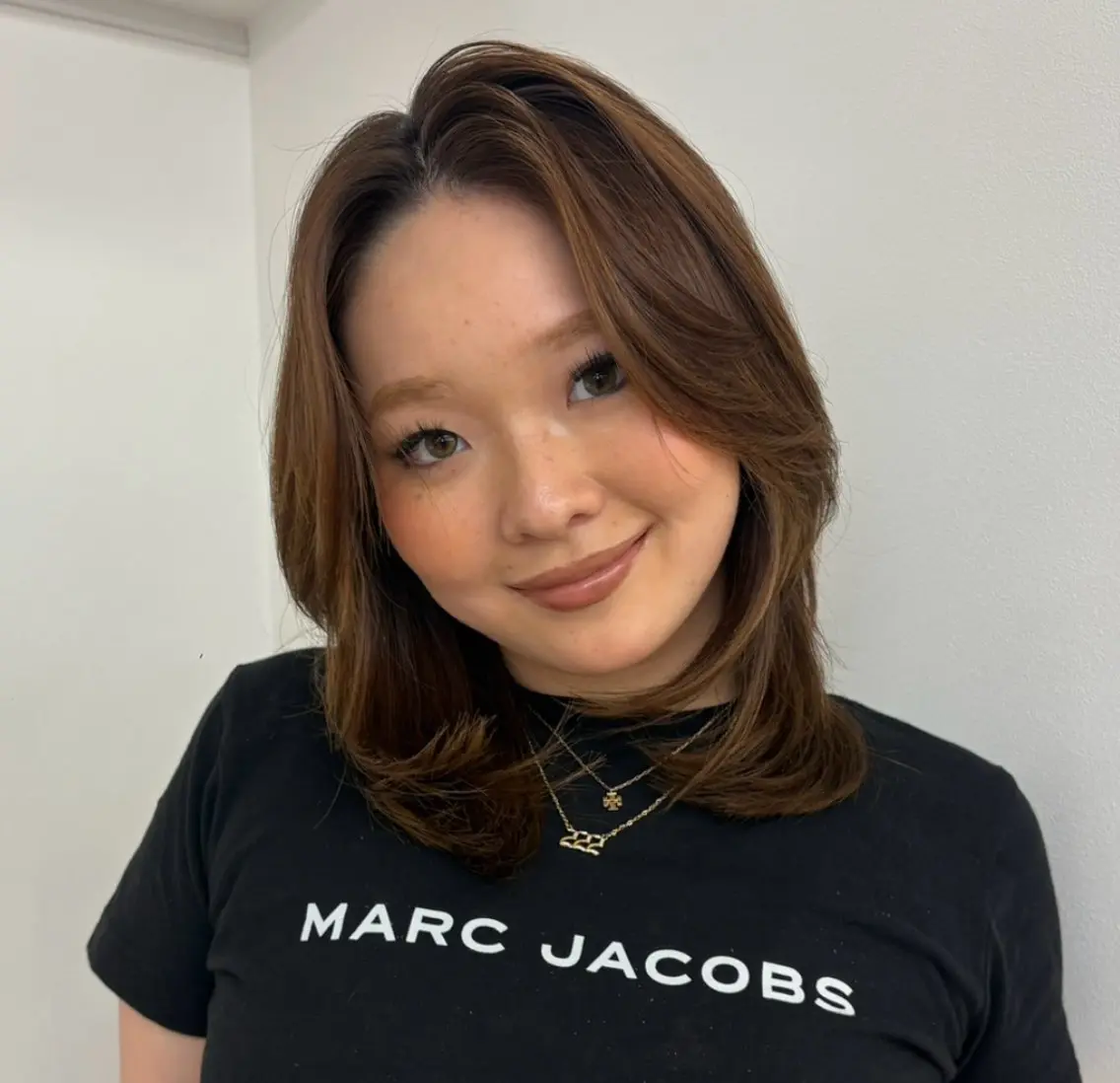 セミロング ヘアカラー YOLO 渋谷 kona🌺のヘアスタイル