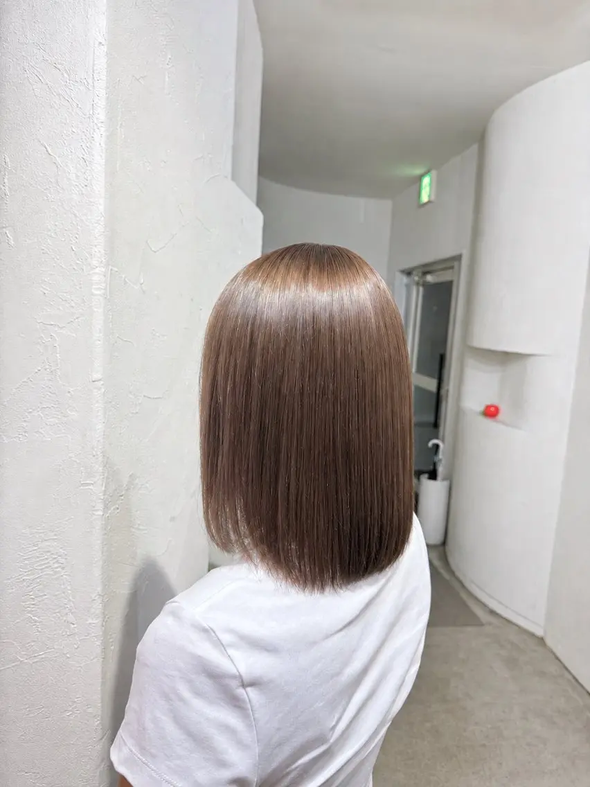 ミディアム カラー ベージュカラー ブリーチ ダブルカラー ミルクティーベージュ ヘアカラー トリートメント Hikari／暖色／ ブラウンカラー🤍のヘアスタイル