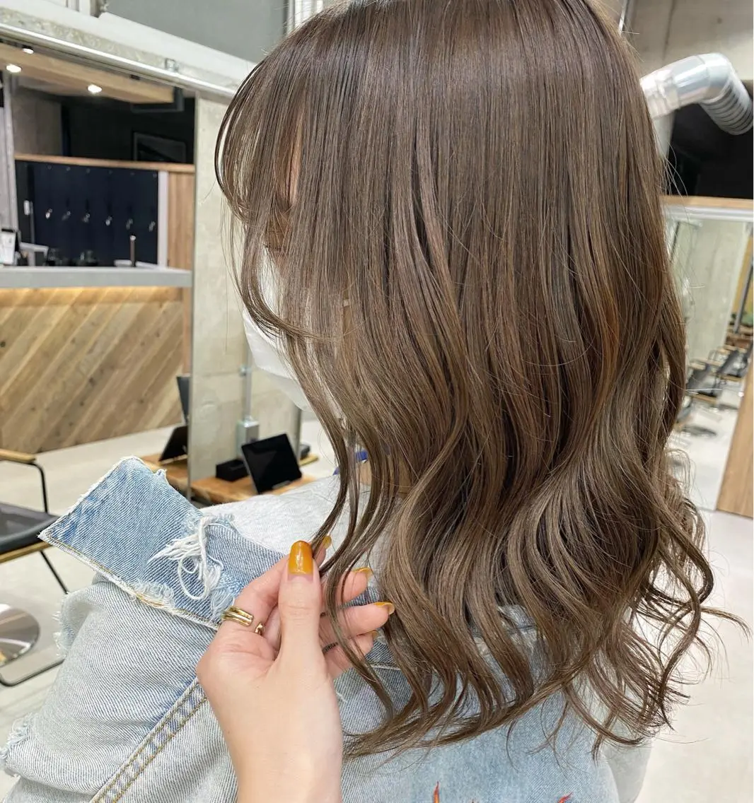 セミロング ヘアカラー 🌼透明感カラー ✳︎eri🌼のヘアスタイル