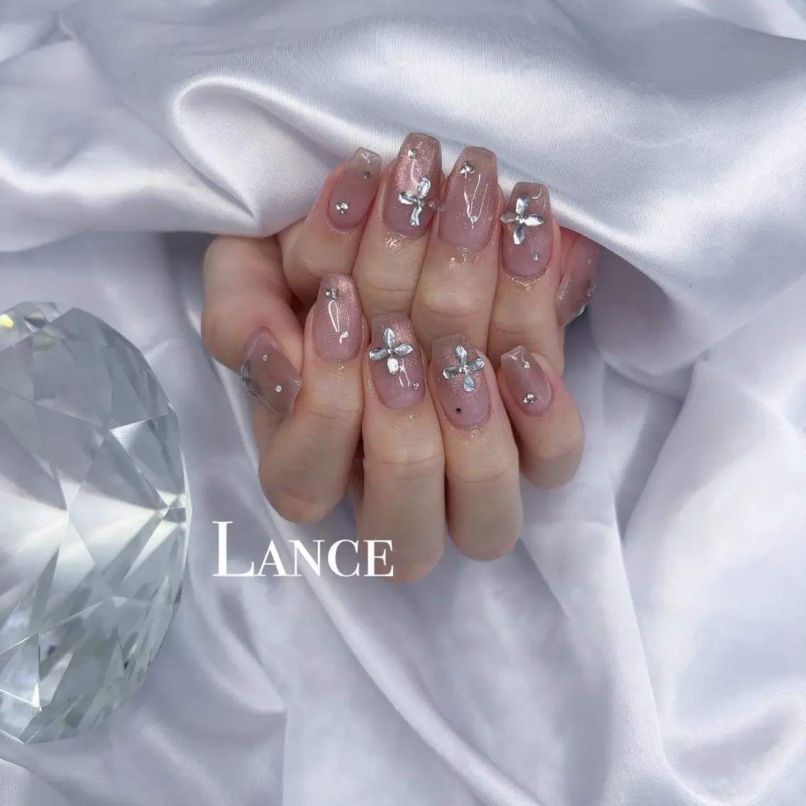 ネイル オーロラネイル フットネイル フレンチネイル ガラスフレンチ 氷ネイル・うるうるネイル ハンドネイル Lance nailのネイルデザイン