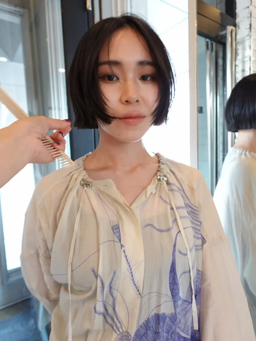 ショート カット 酸性ストレート/透明 感カラー/YUI✨️のヘアスタイル