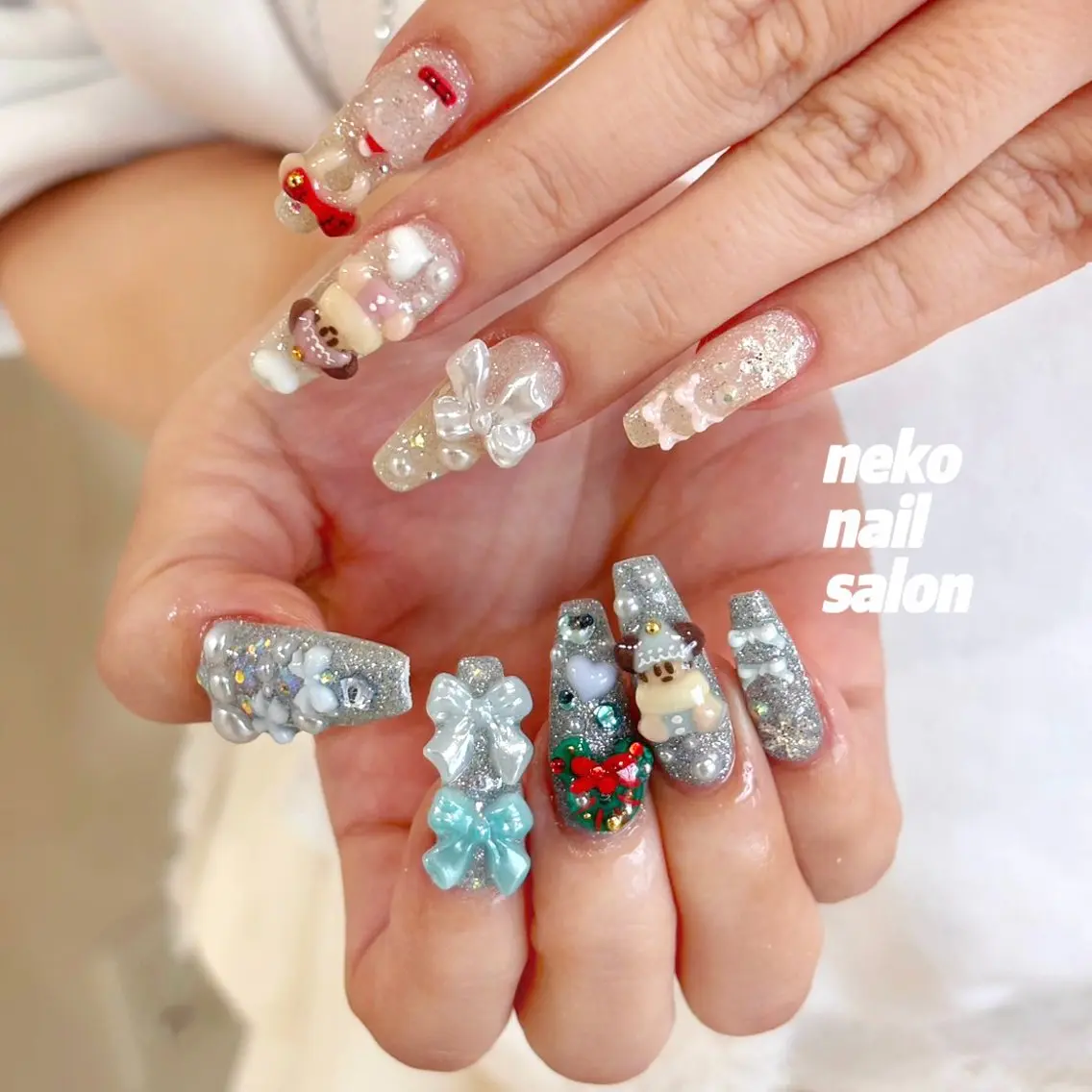 ネイル キラキラネイル 冬ネイル クリスマス ハンドネイル neko nailのネイルデザイン