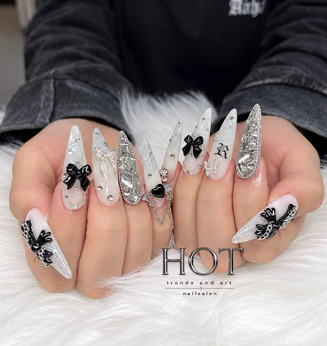 ネイル アートネイル オーロラネイル クリアネイル 長さ出し フレンチネイル ハンドネイル HOT Nail Salonのネイルデザイン