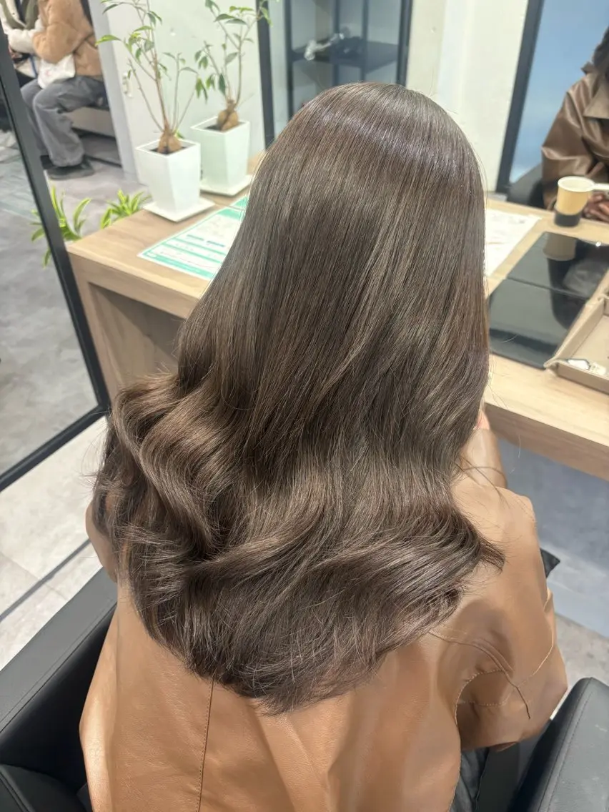 ロング カラー COCO .のヘアスタイル