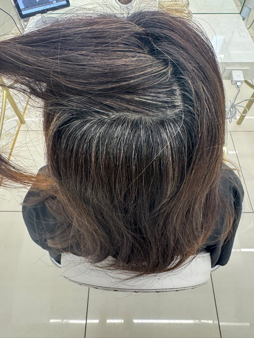 セミロング クニヨシ ハルヤのヘアスタイル