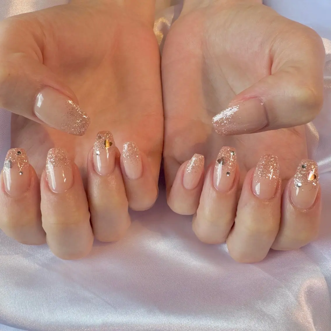 ネイル ガーリー ハンドネイル nail salon e'mu💐のネイルデザイン