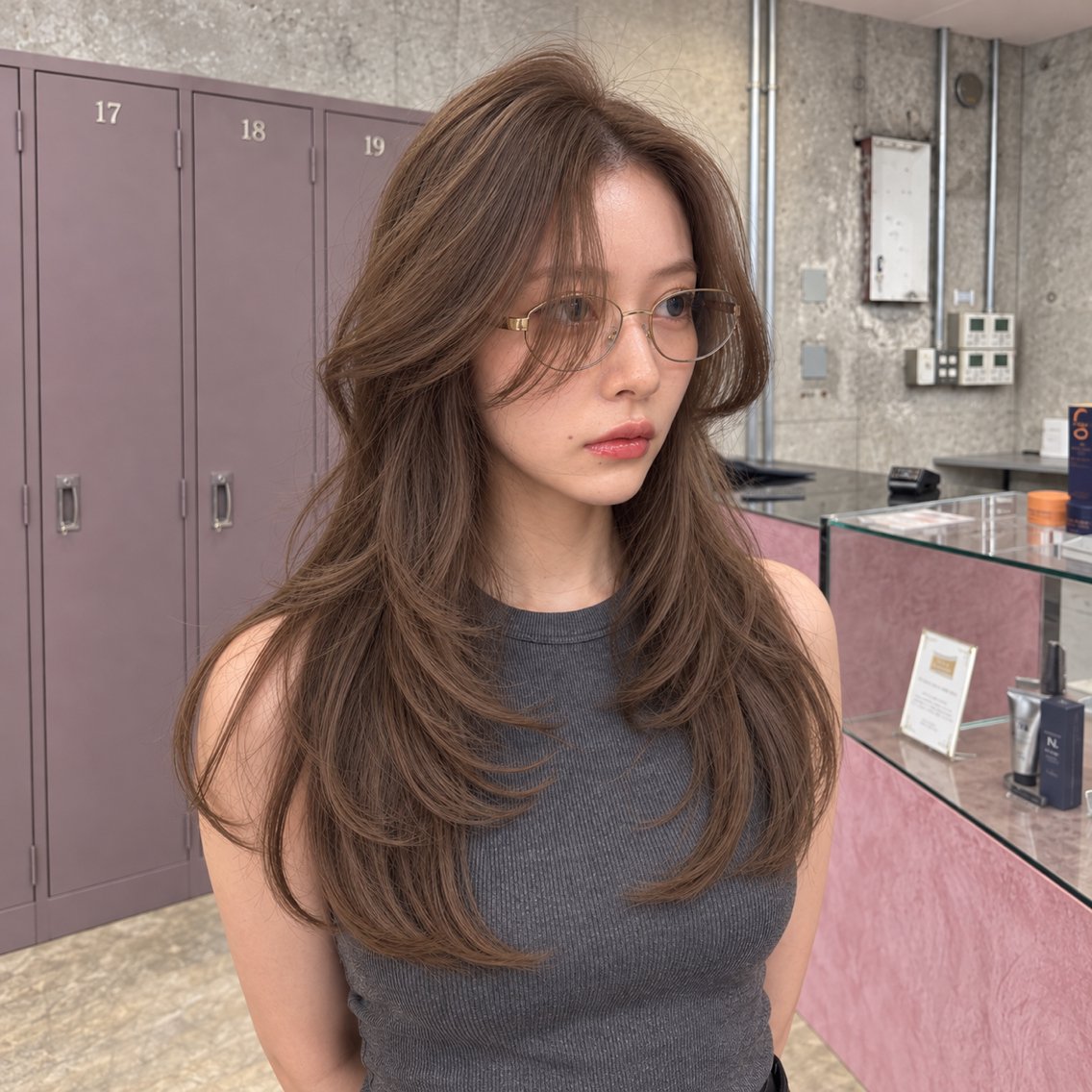 ロング カラー ロングレイヤー ベージュカラー ブラウンカラー 透明感カラー レイヤーカット カット ヘアカラー 岡本康平/ダブル カラー/レイヤーのヘアスタイル