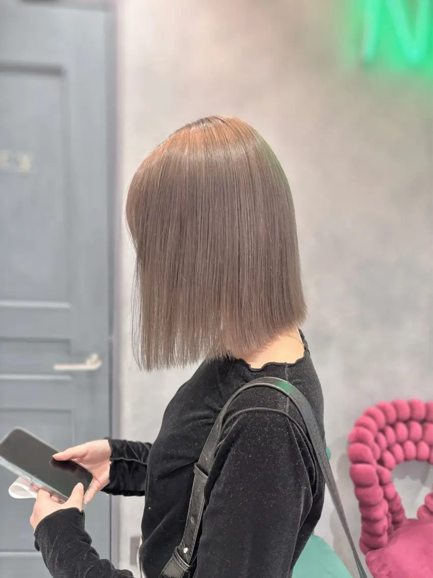 ショート ボブ カット 透明感カラー💫 縮毛矯正💖あいりのヘアスタイル