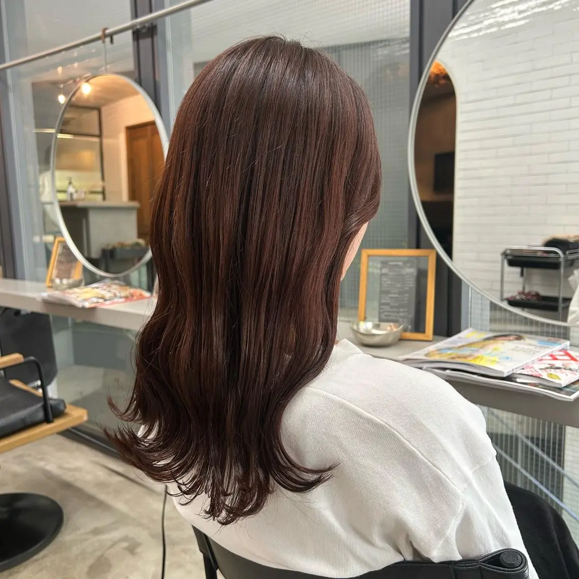 セミロング カラー ブラウンカラー やすだ しおりのエステ・リラクイメージ