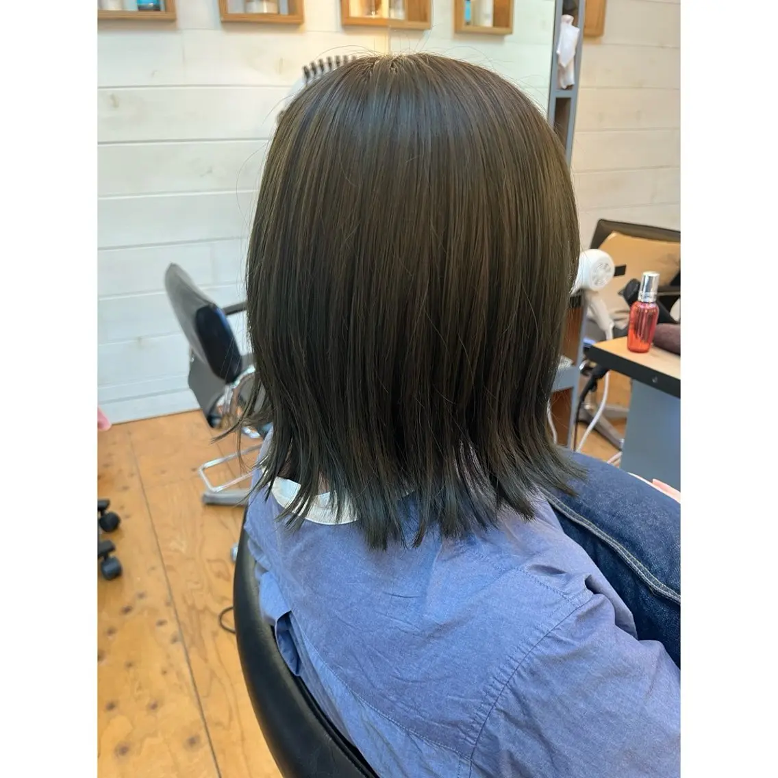 ミディアム カラー アッシュ カット ヘアカラー トリートメント Lagom なかだのヘアスタイル