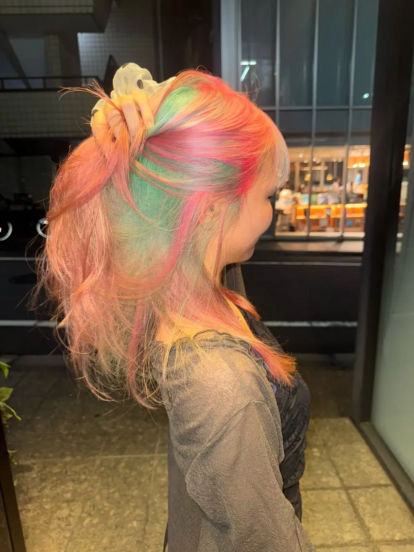 セミロング カラー デザインカラー ヘアカラー トリートメント Momoka🪷 /ハイトーンのヘアスタイル
